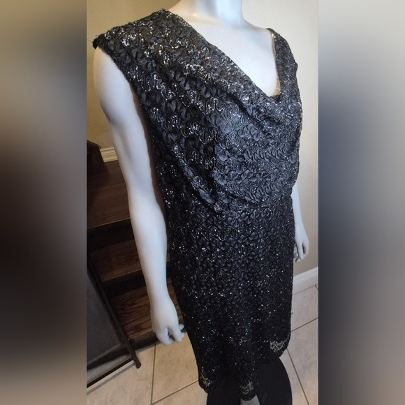 Connected Woman Cute Black Dress  glitters - Picture 12 of 16